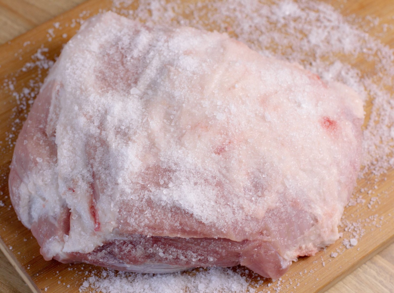 Pernil suíno salgado